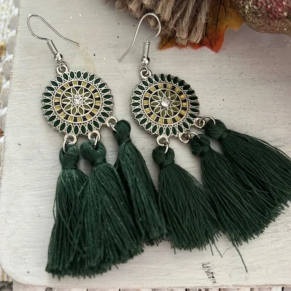 Boho Western Tribal Hunter Green Tassel Dangling Earrings - Picture 2 of 5